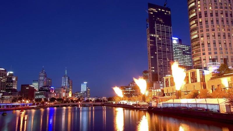 Hotel Crown Towers Melbourne Zewnętrze zdjęcie The Crown Casino complex at night