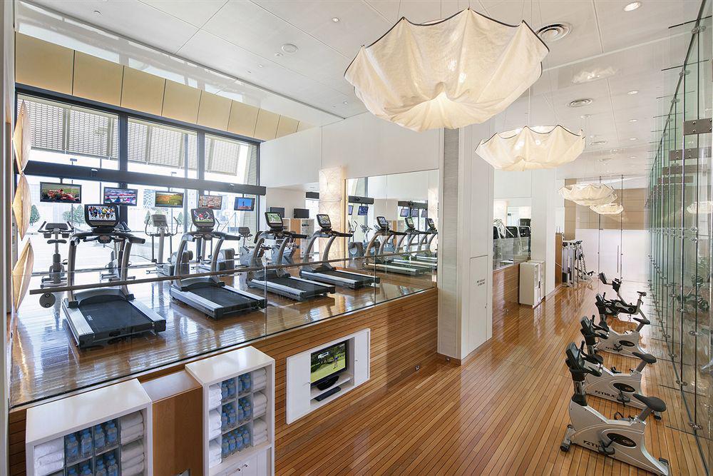Hotel Crown Towers Melbourne Zewnętrze zdjęcie The gym at the Four Seasons Hotel, Hong Kong